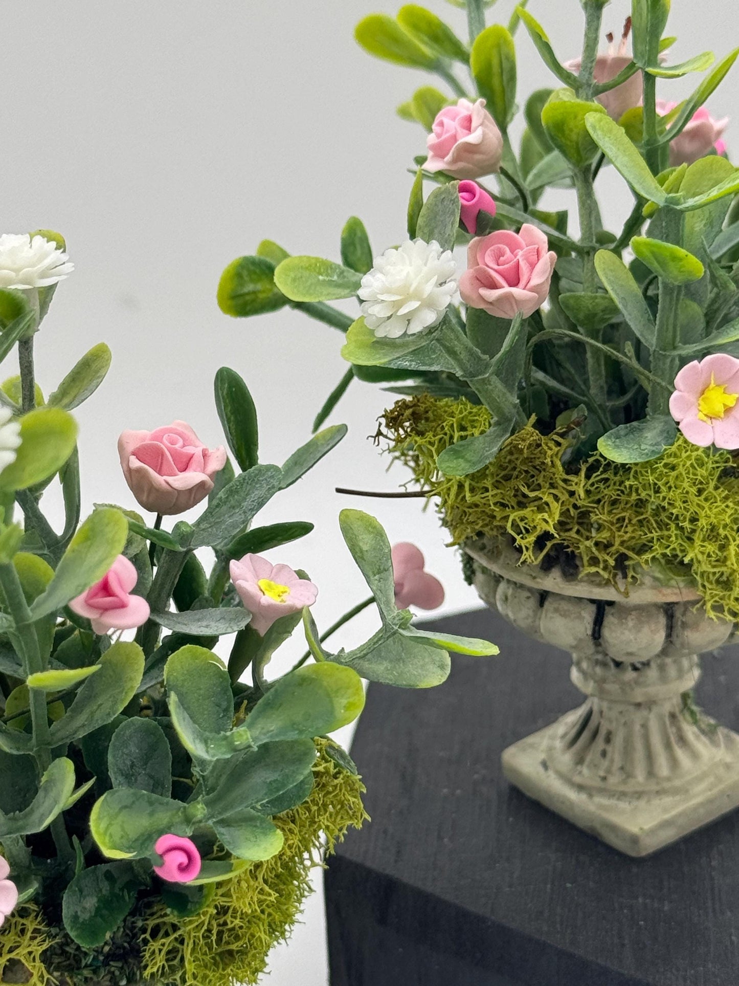 Dolls House Miniatures - Urn Planter x1