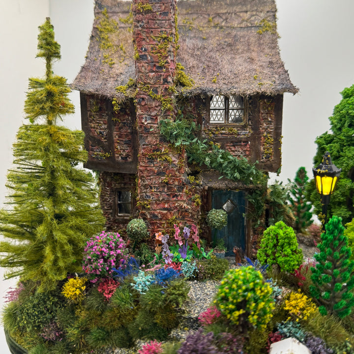 1/48th (Quarter Inch) OOAK Houses & Room Boxes