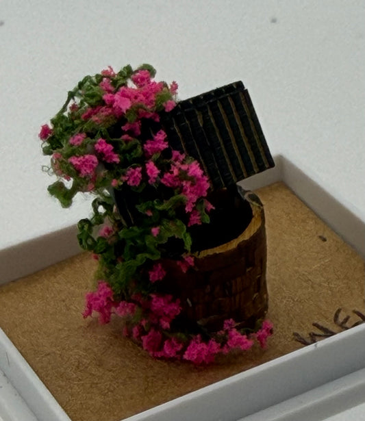 Dolls House Miniatures 1/144th Wishing Well