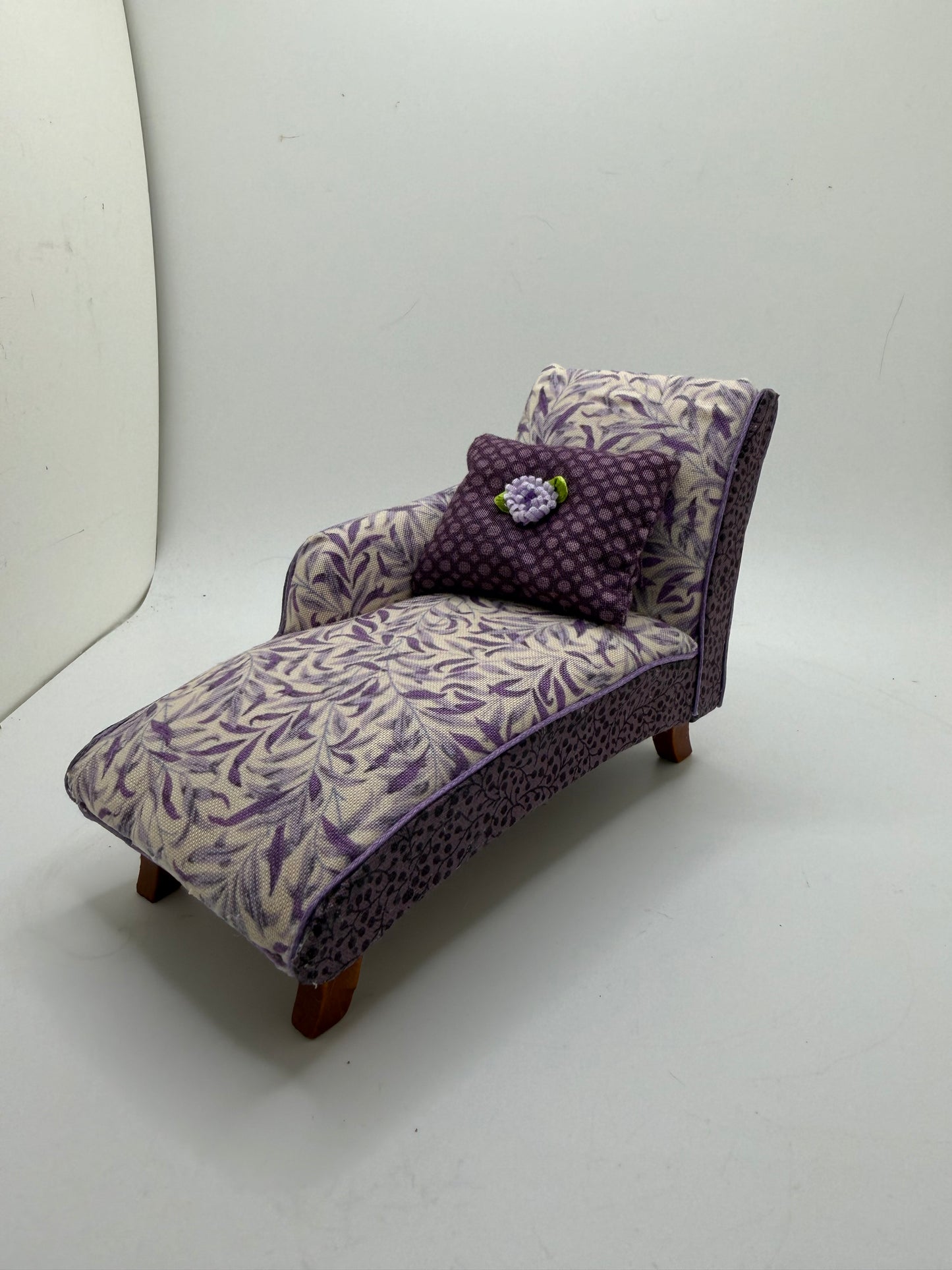 1/12th Chaise - Willow - William Morris Fabric