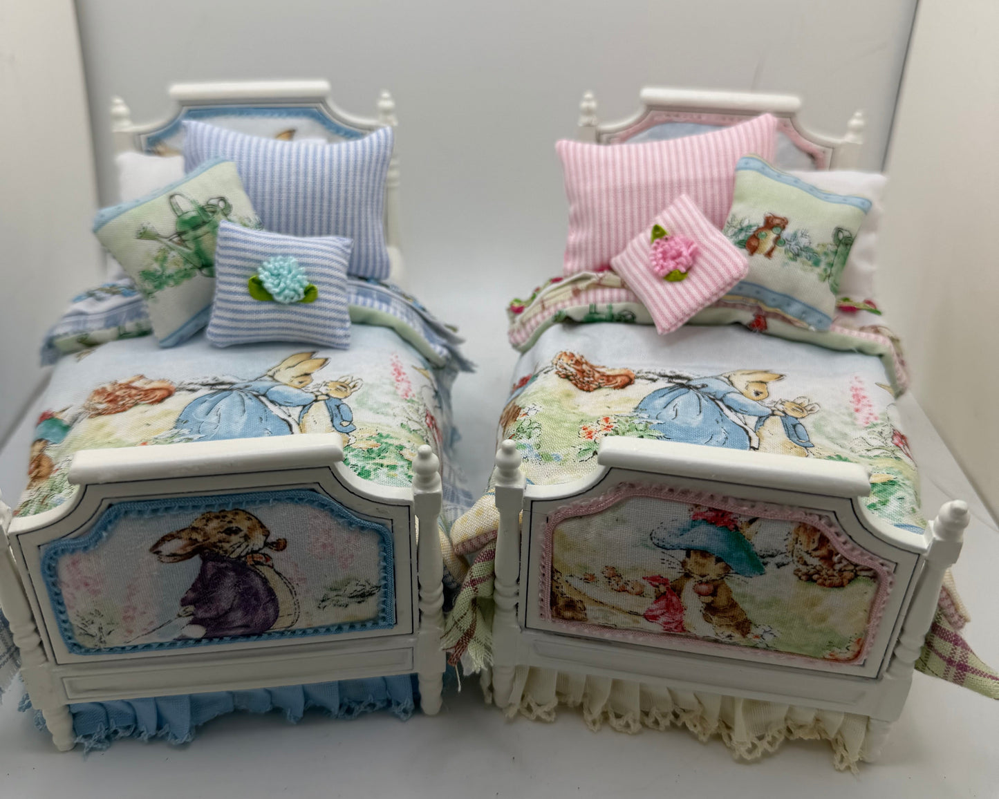 1/12th - 1:12 - 1 inch scale Beatrix Potter Single bed (2 available)
