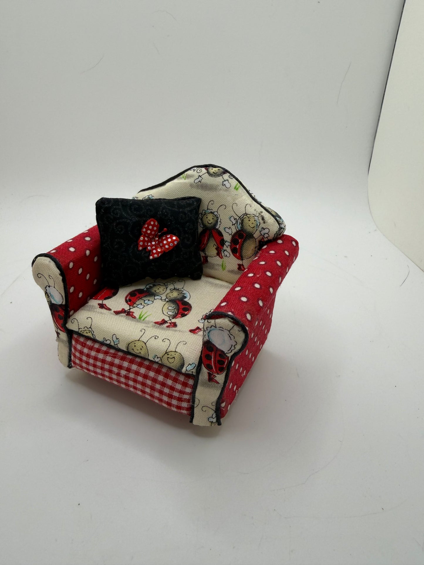 1/12th Ladybug Armchair