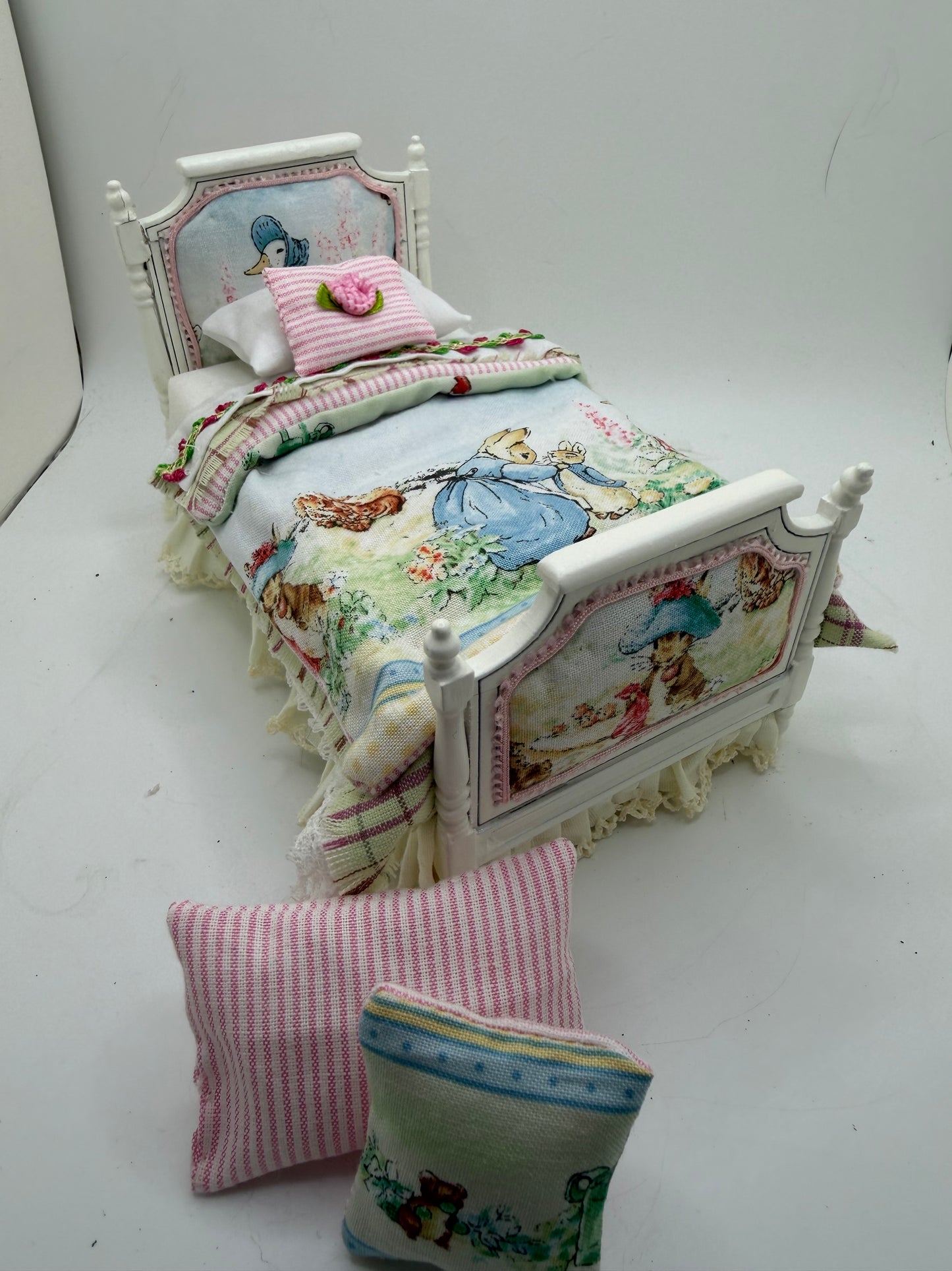 1/12th - 1:12 - 1 inch scale Beatrix Potter Single bed (2 available)