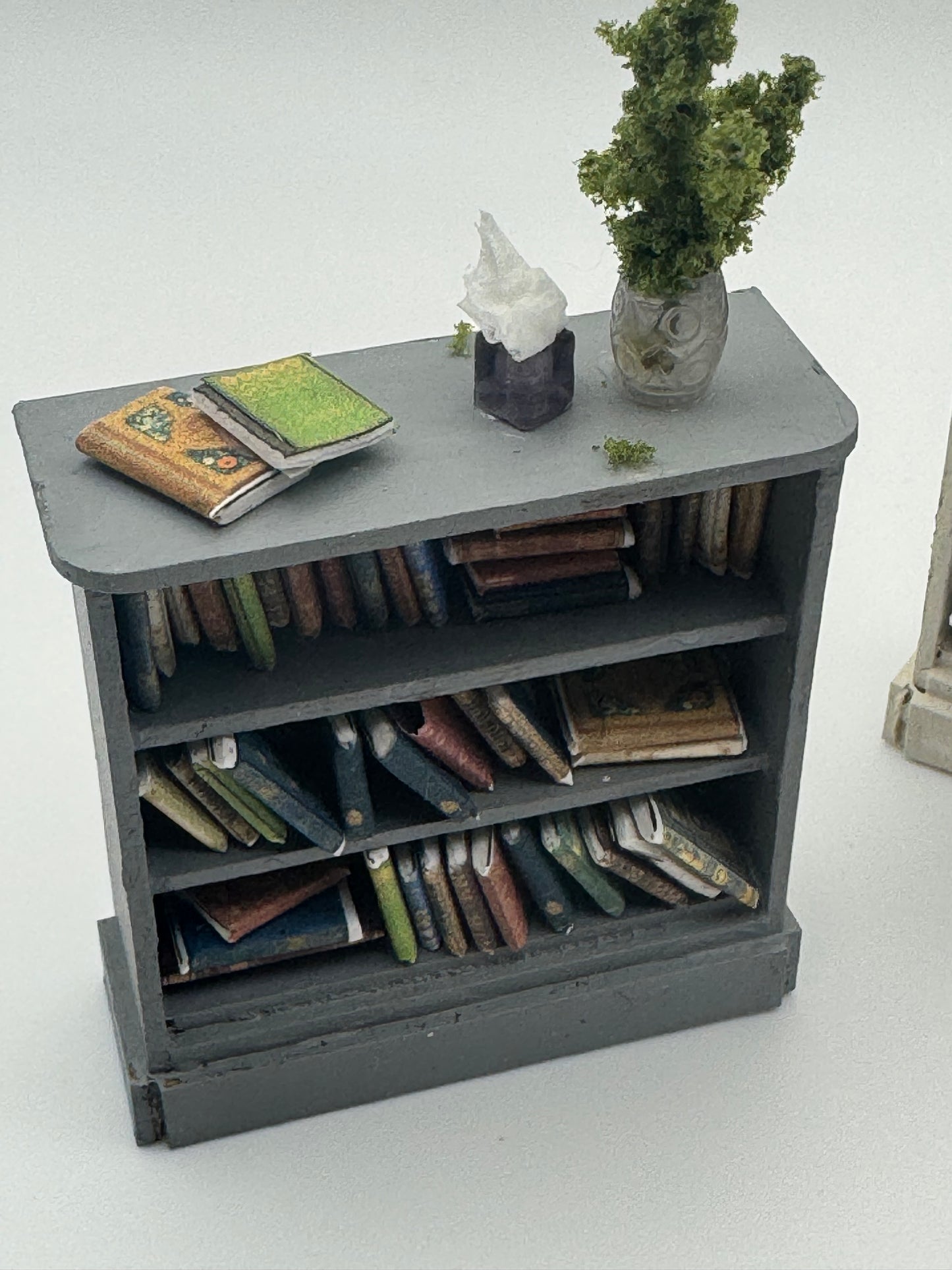 1/24th Bookcase x1