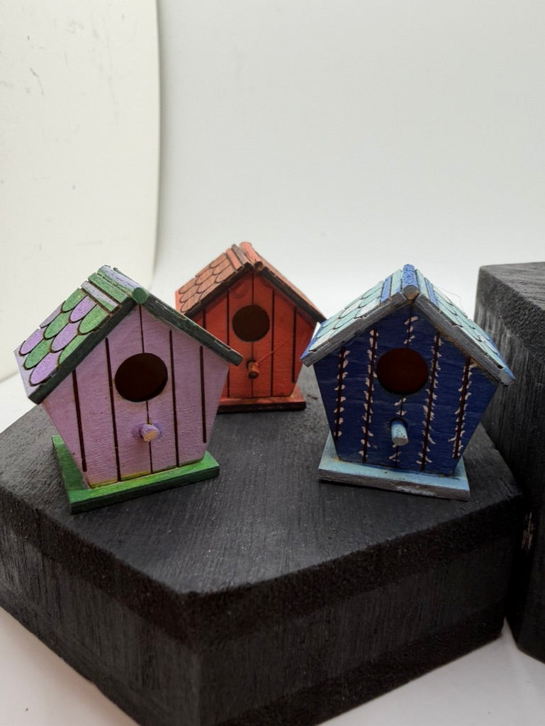 DOLLS HOUSE Miniatures - Bird House x1