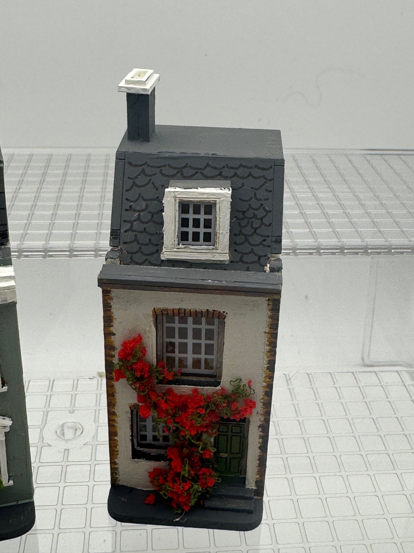 1/144th Petite House x 1 (2 options)