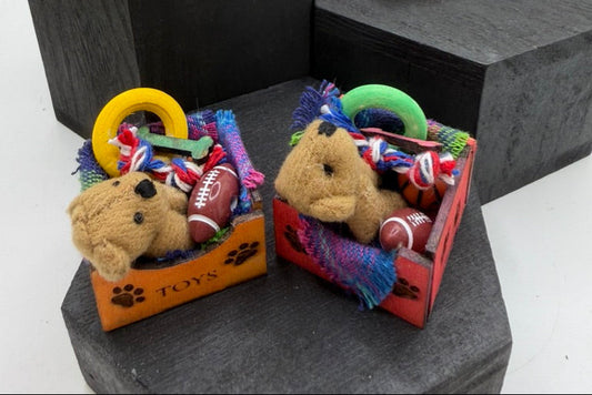 DOLLS HOUSE Miniatures - Pet /dog toy box x1