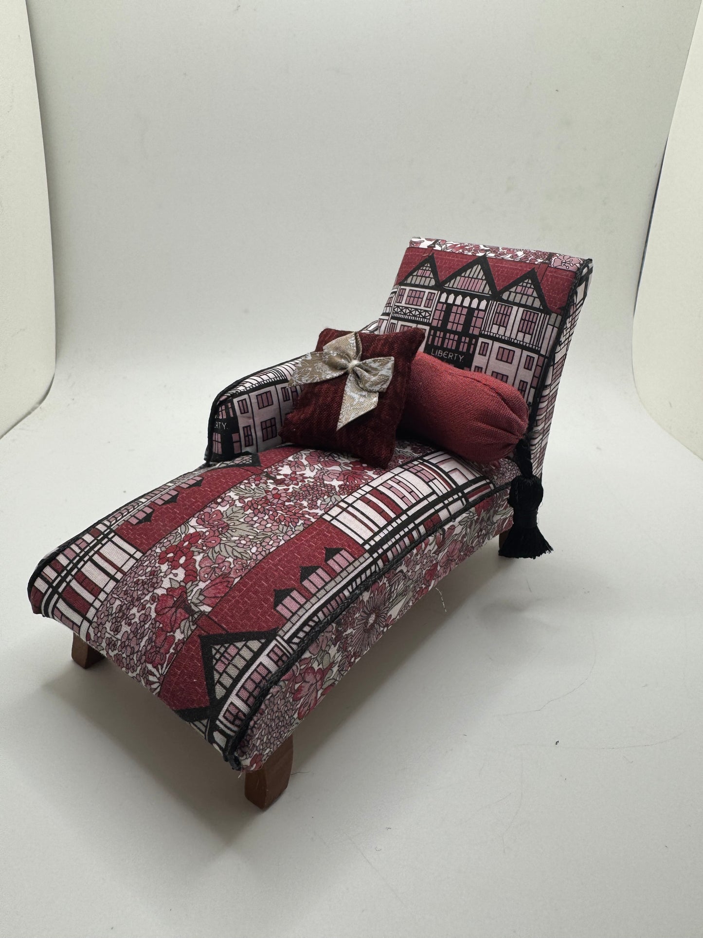 1/12 Chaise - Liberty Red fabric