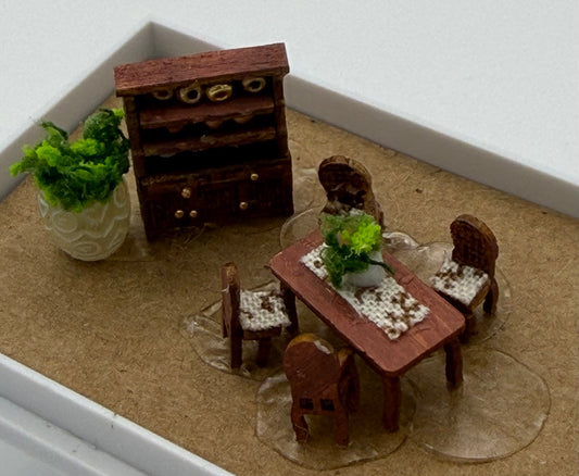 1/144th Traditional Dining  Room set