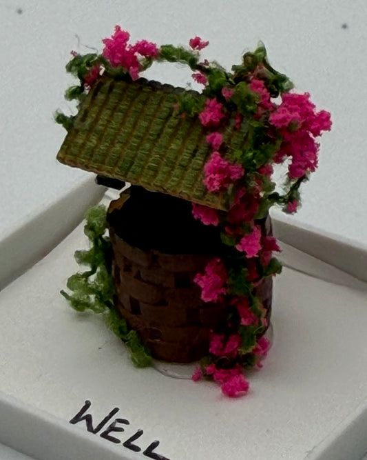 Dolls House Miniatures 1/144th Wishing Well