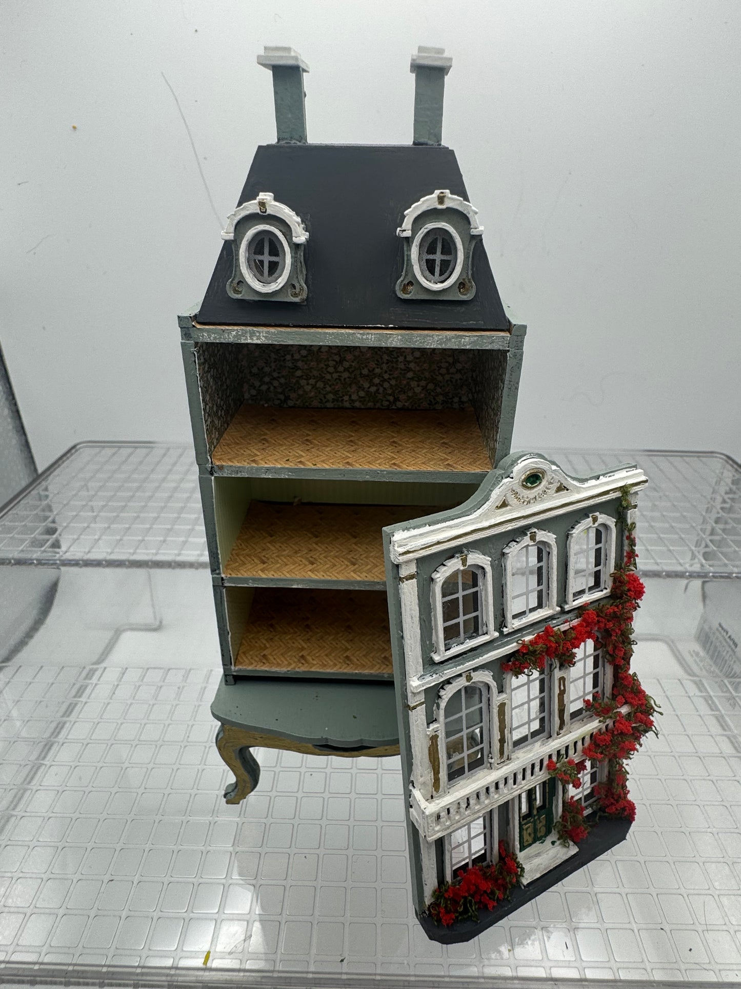 1/144th Tall House - Rose