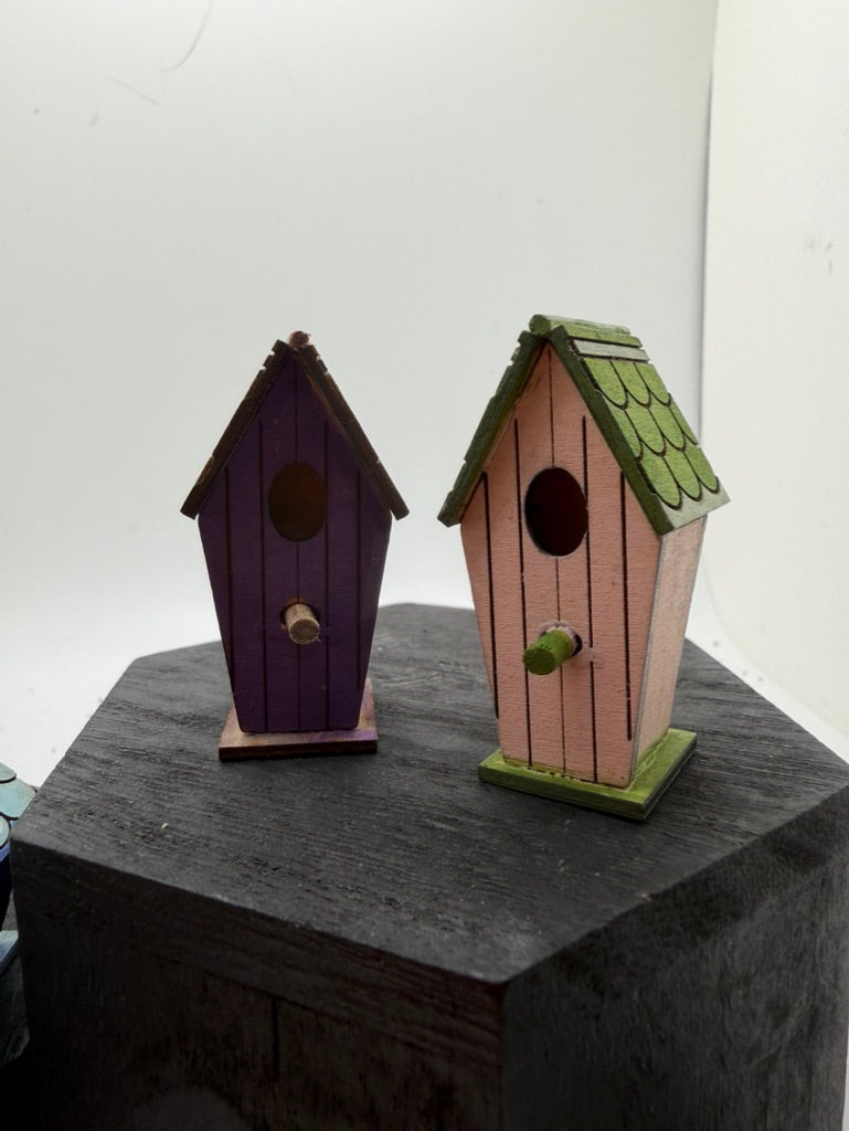 DOLLS HOUSE Miniatures - Bird House x1