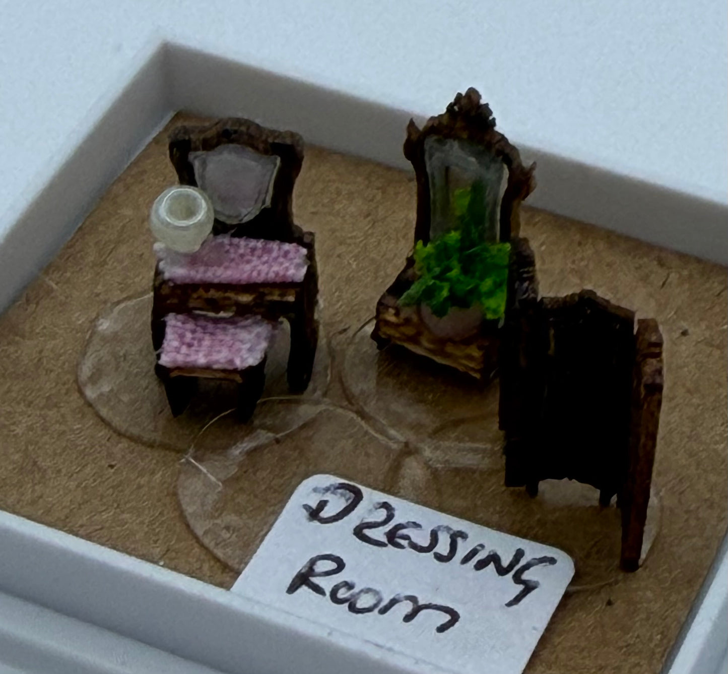 Dolls House Miniatures 1/144th scale Victorian Dressing Room Furniture