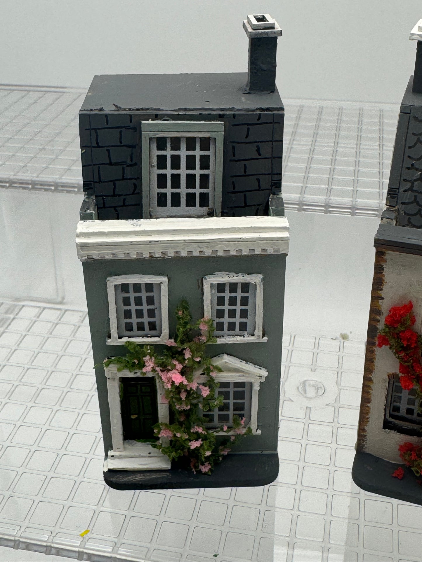 1/144th Petite House x 1 (2 options)