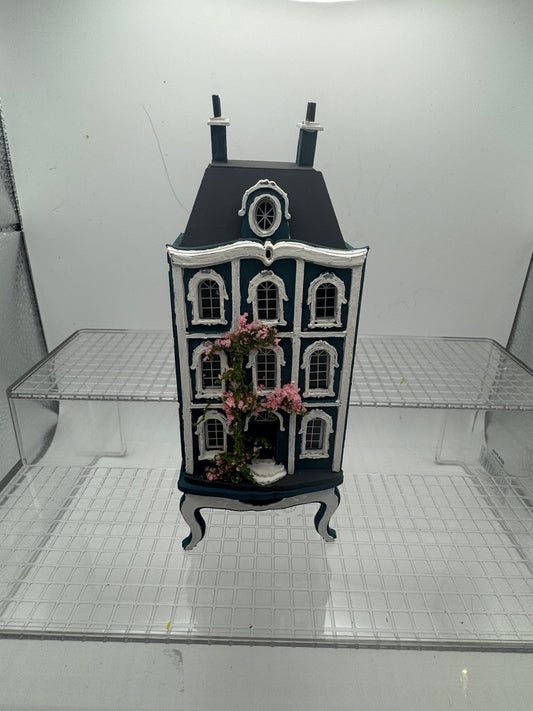 1/144th Tall House - pink rose