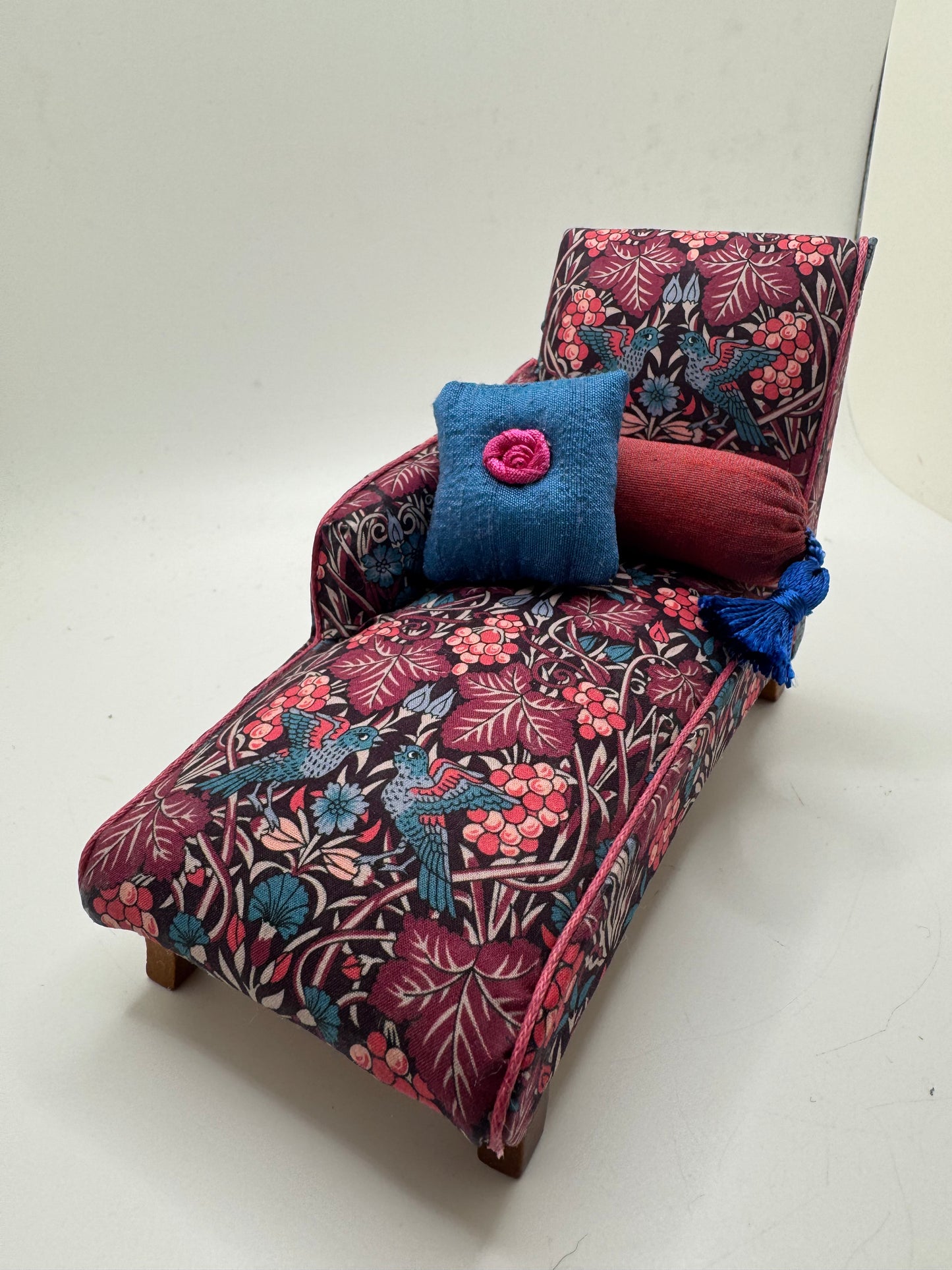 1/12th Chaise - Red William Morris Fabric