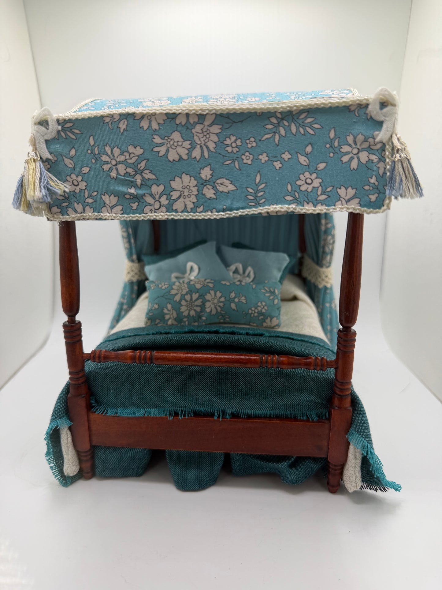 1/12th - 1:12 - 1 inch scale Bow Top Four Poster bed with Liberty fabrics