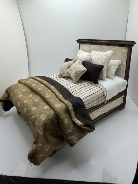 1/12th - 1:12 - 1 inch scale Queen sized Double Bed