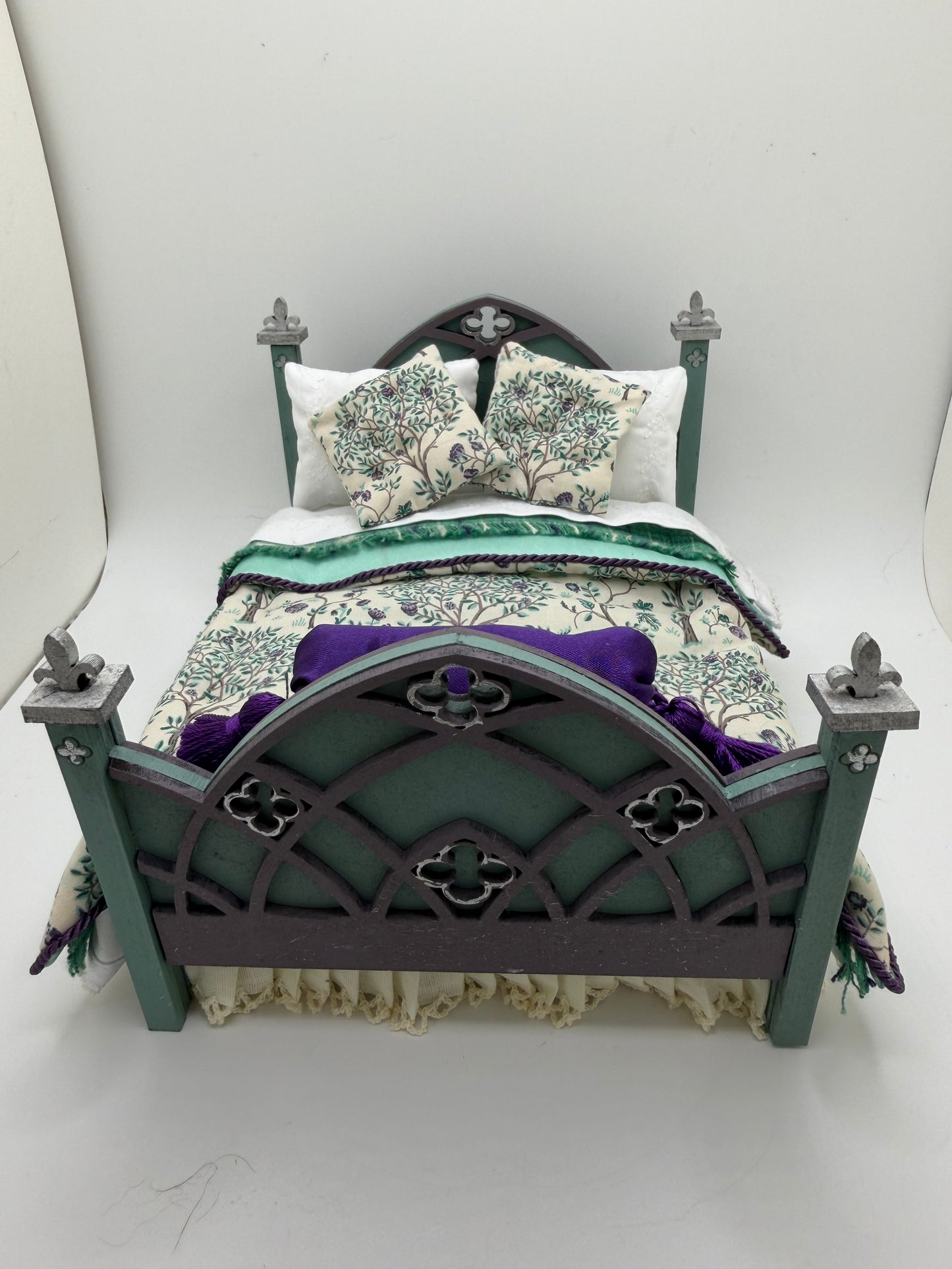 1/12th - 1:12 - 1 inch scale Arched Double bed - Penelope