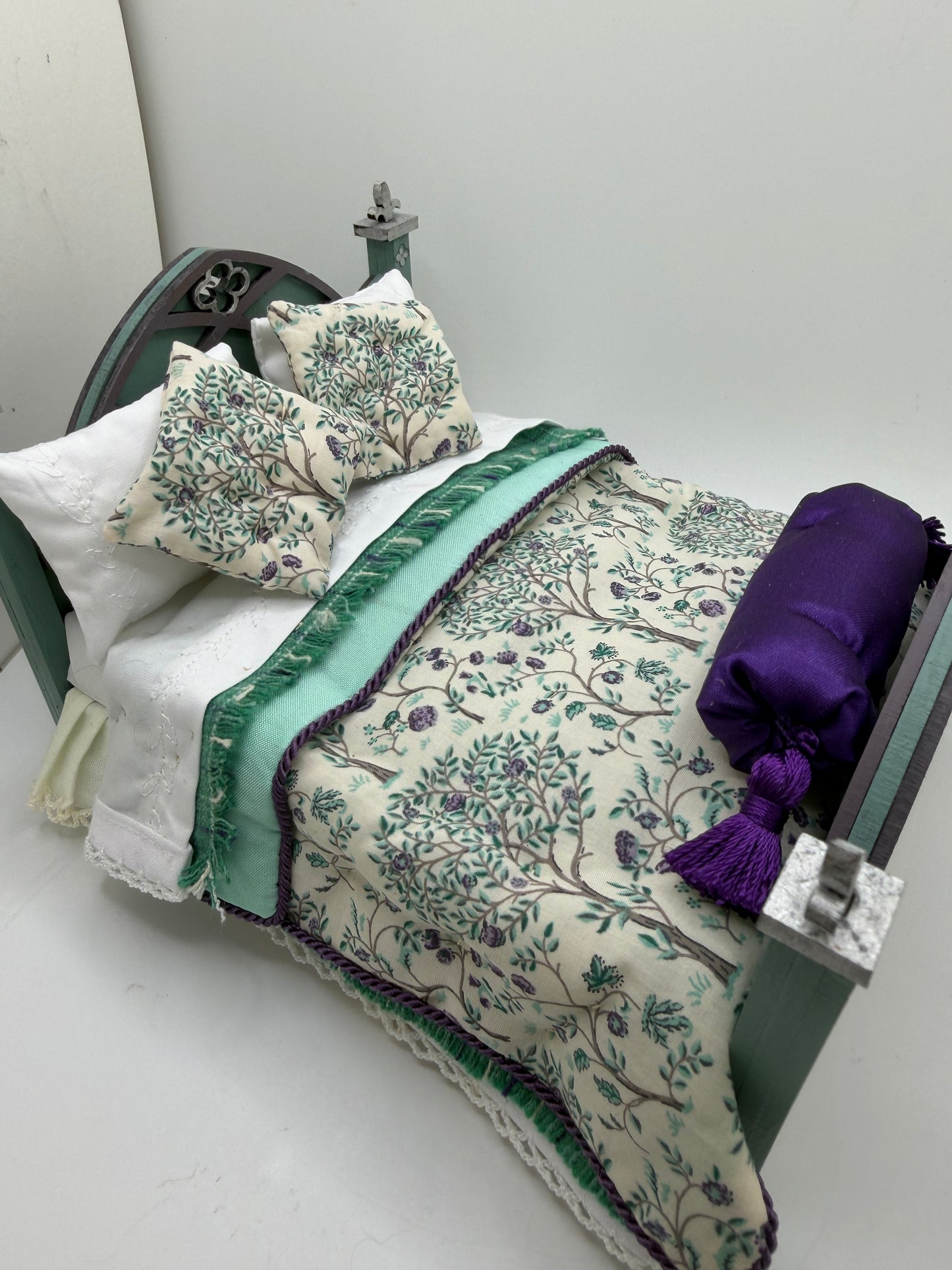 1/12th - 1:12 - 1 inch scale Arched Double bed - Penelope