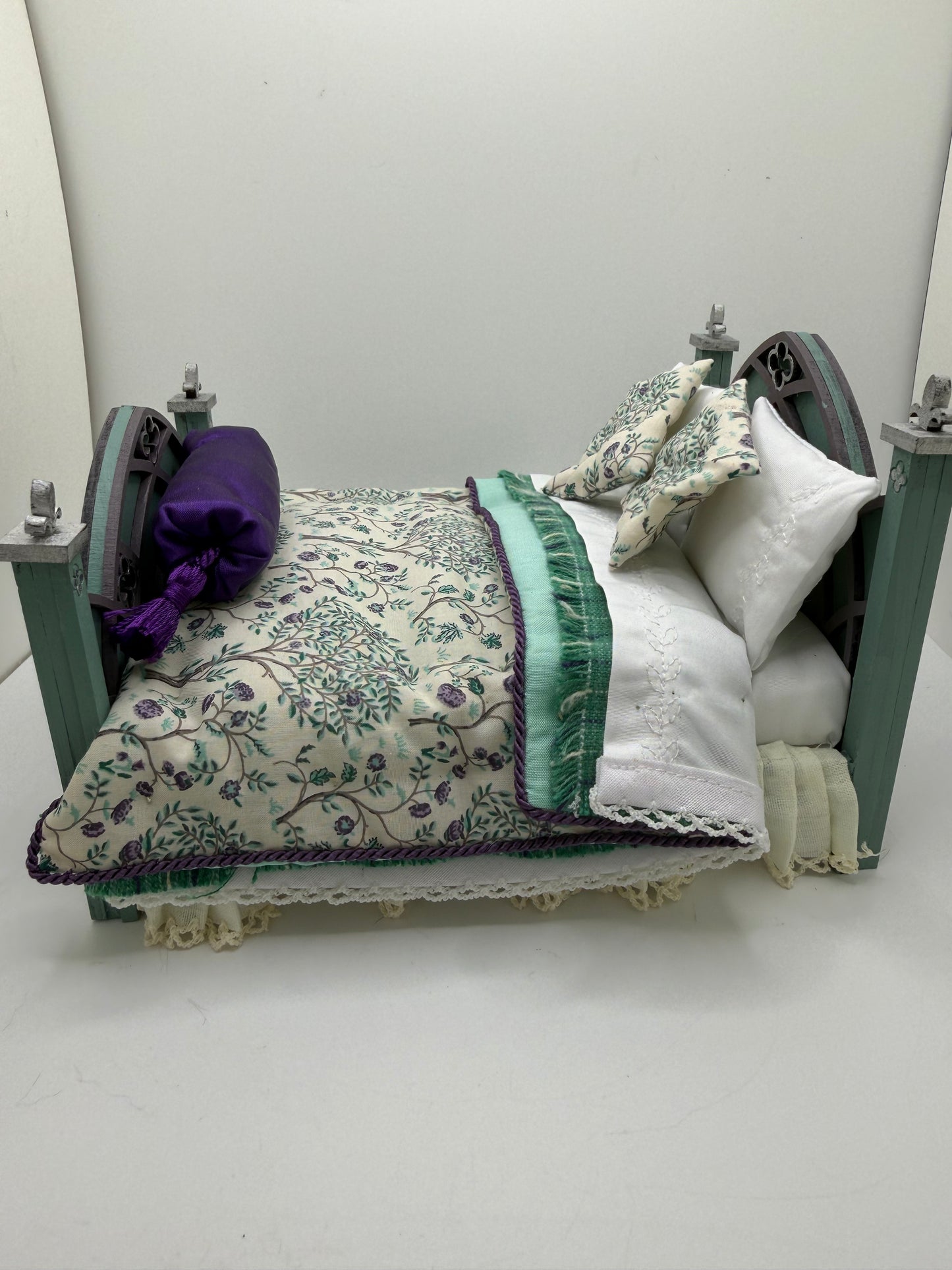 1/12th - 1:12 - 1 inch scale Arched Double bed - Penelope