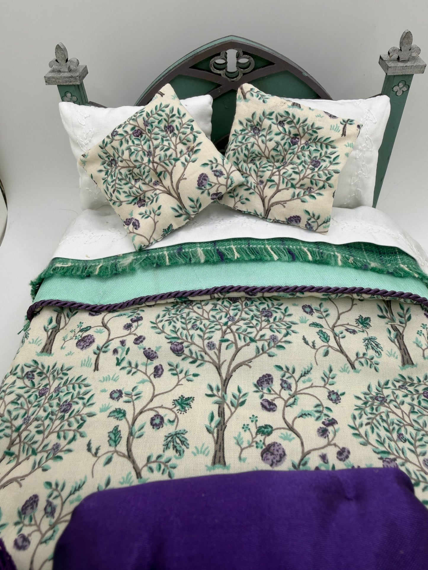 1/12th - 1:12 - 1 inch scale Arched Double bed - Penelope
