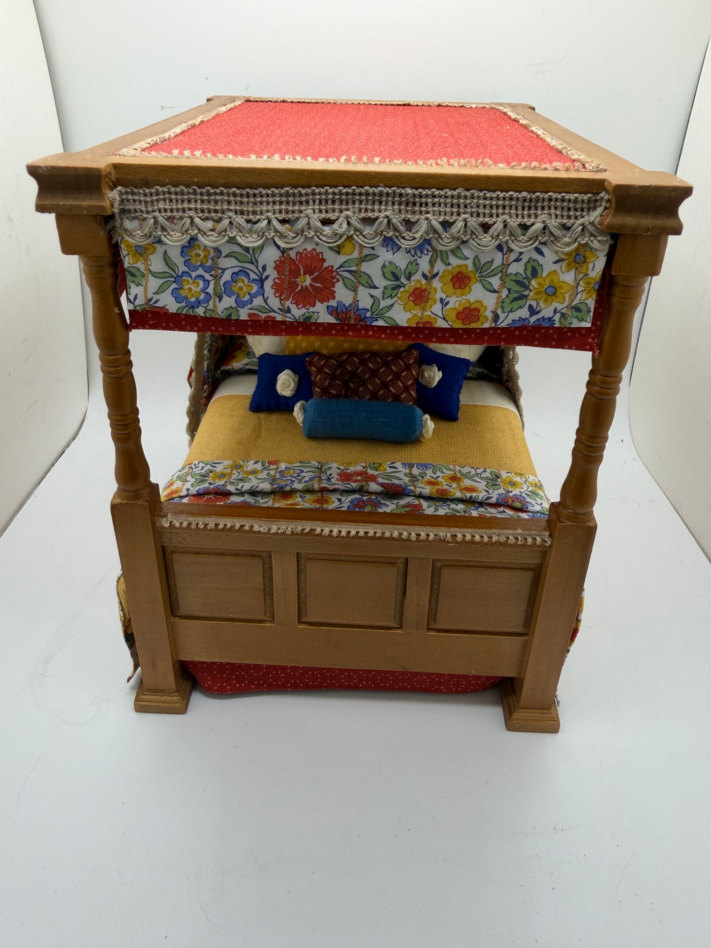 1/12th - 1:12 - 1 inch scale Four Poster bed with Liberty fabrics