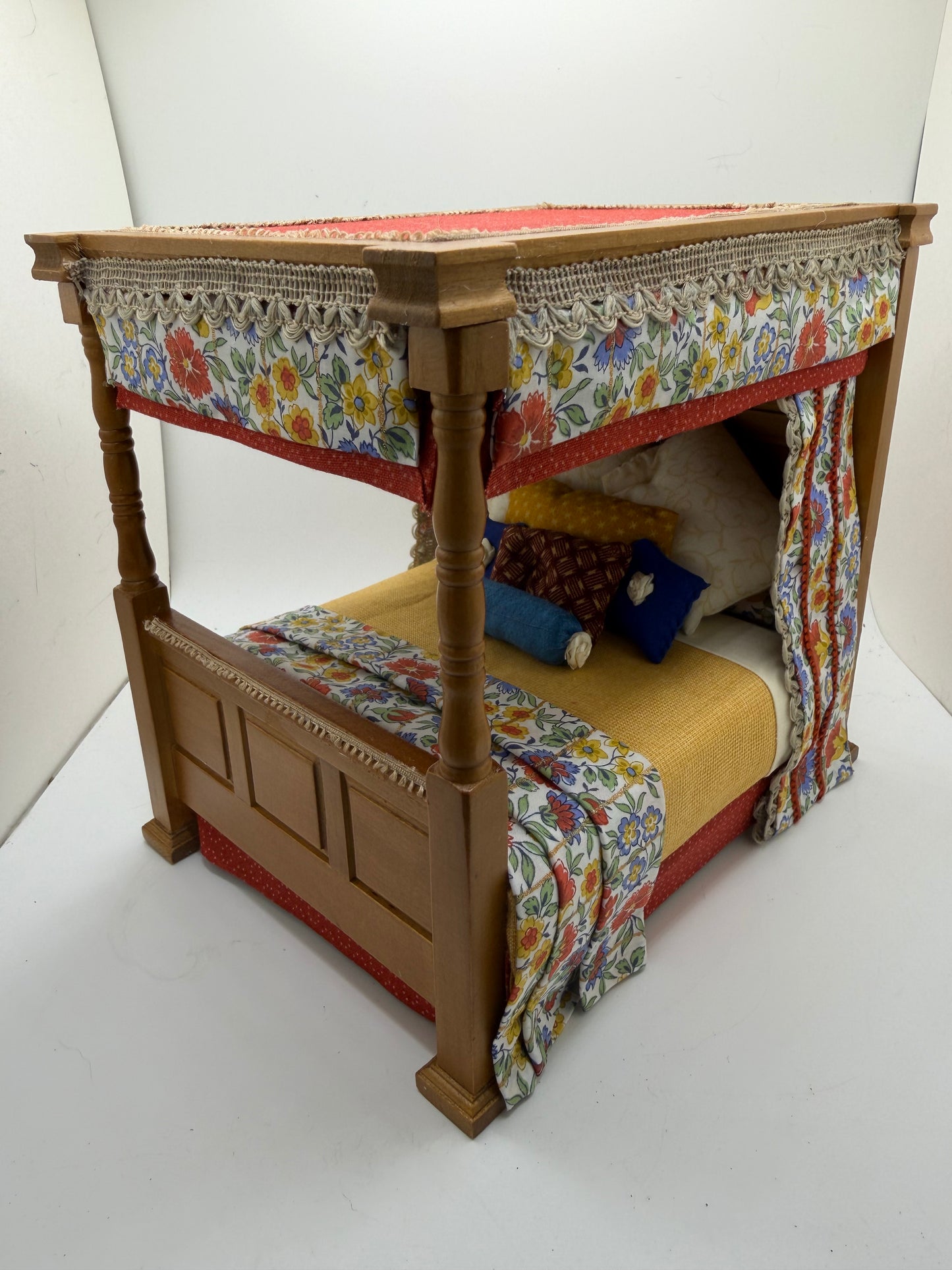 1/12th - 1:12 - 1 inch scale Four Poster bed with Liberty fabrics