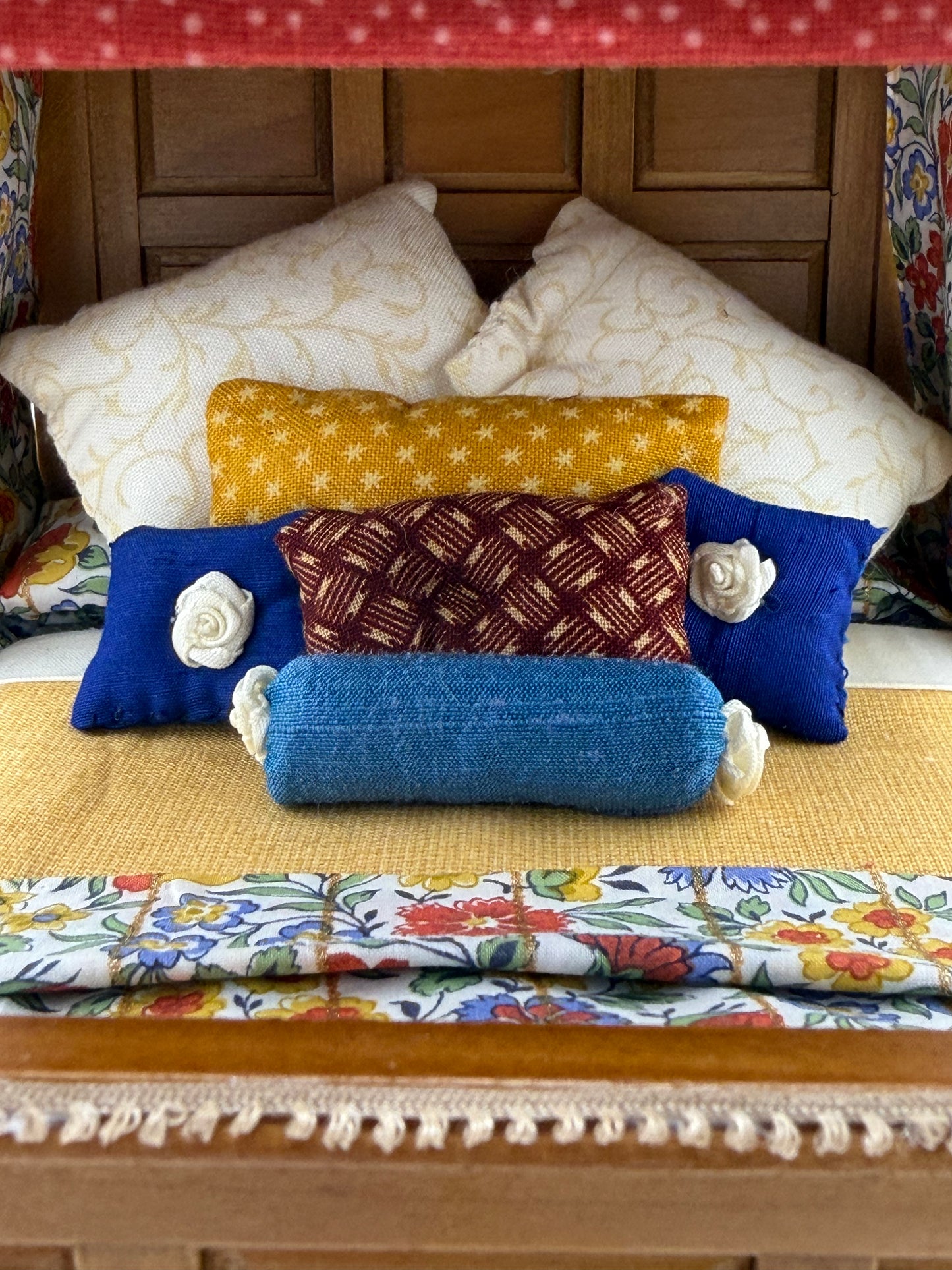 1/12th - 1:12 - 1 inch scale Four Poster bed with Liberty fabrics