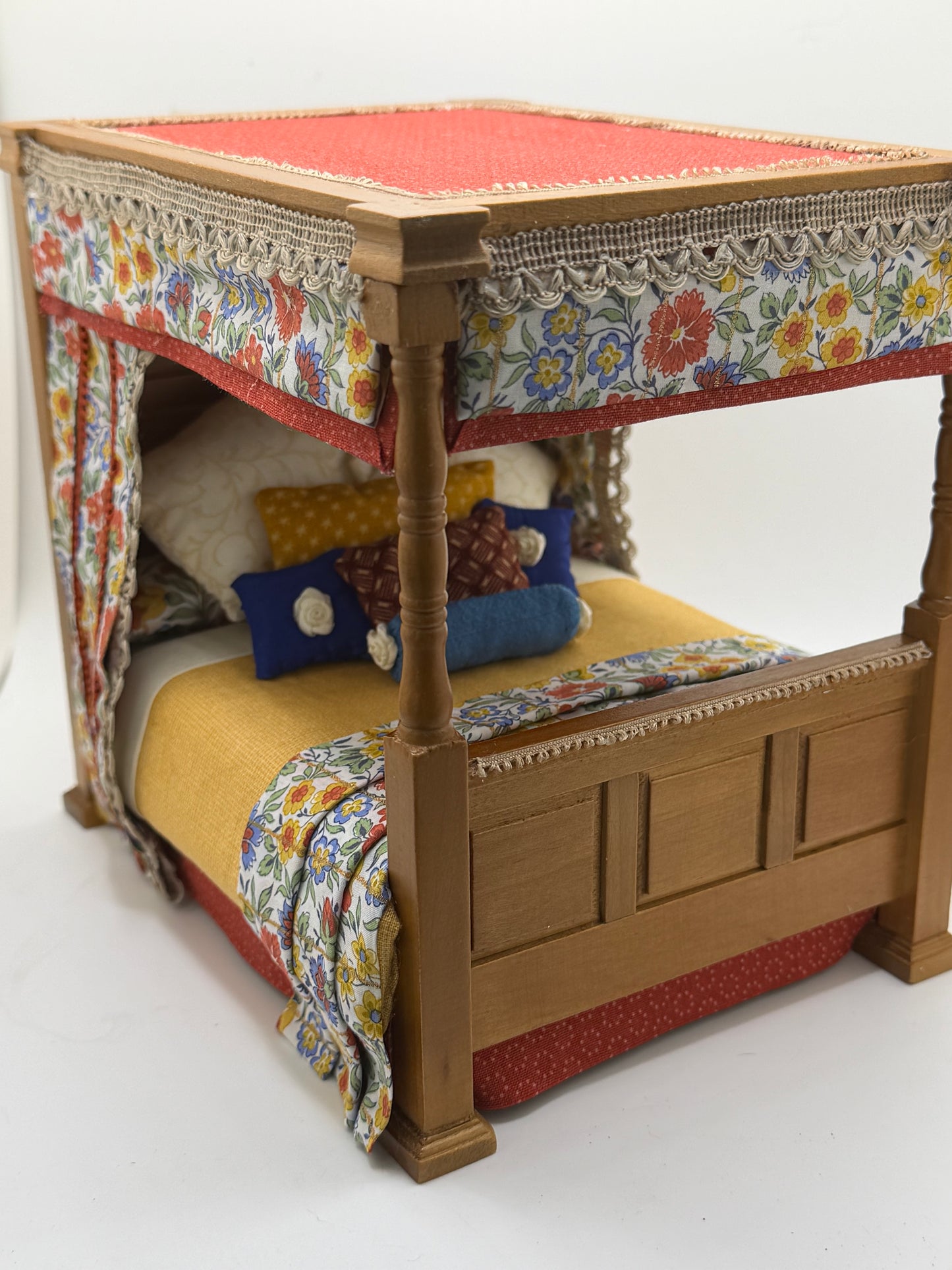 1/12th - 1:12 - 1 inch scale Four Poster bed with Liberty fabrics
