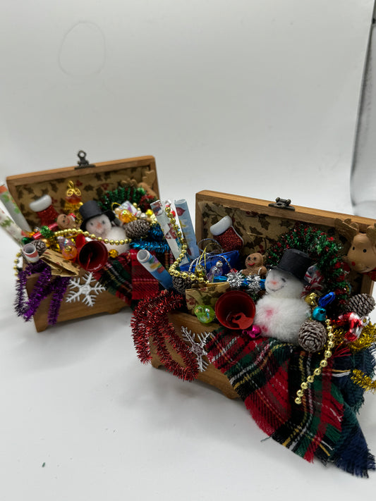 1/12th - Christmas Decorations Chest
