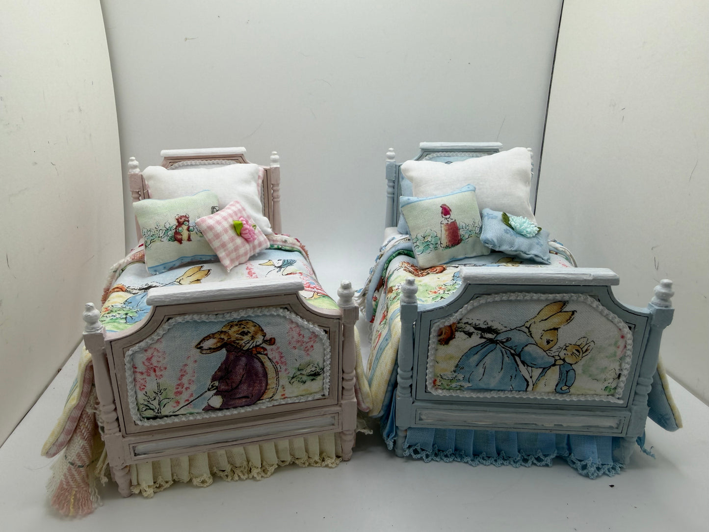 1/12th - 1:12 - 1 inch scale Beatrix Potter Single bed (2 available)