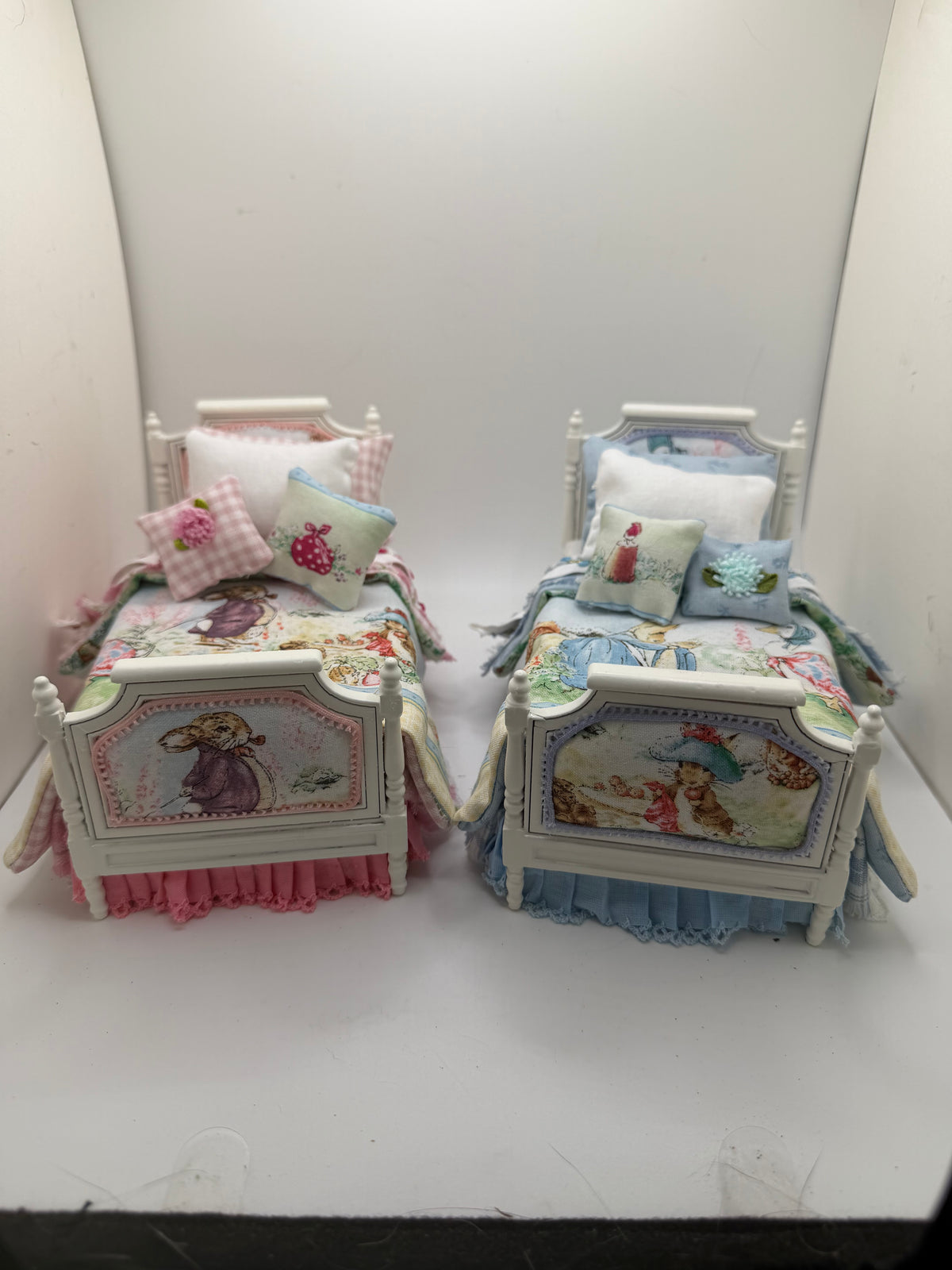 1/12th - 1:12 - 1 inch scale Beatrix Potter Single bed (3 available)
