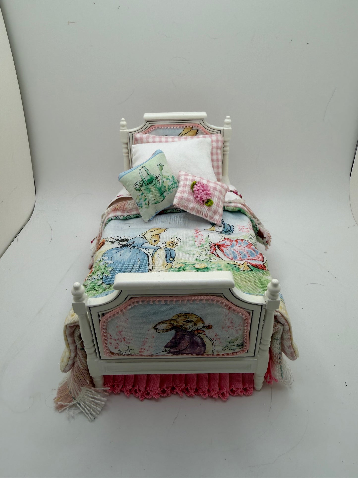 1/12th - 1:12 - 1 inch scale Beatrix Potter Single bed (2 available)