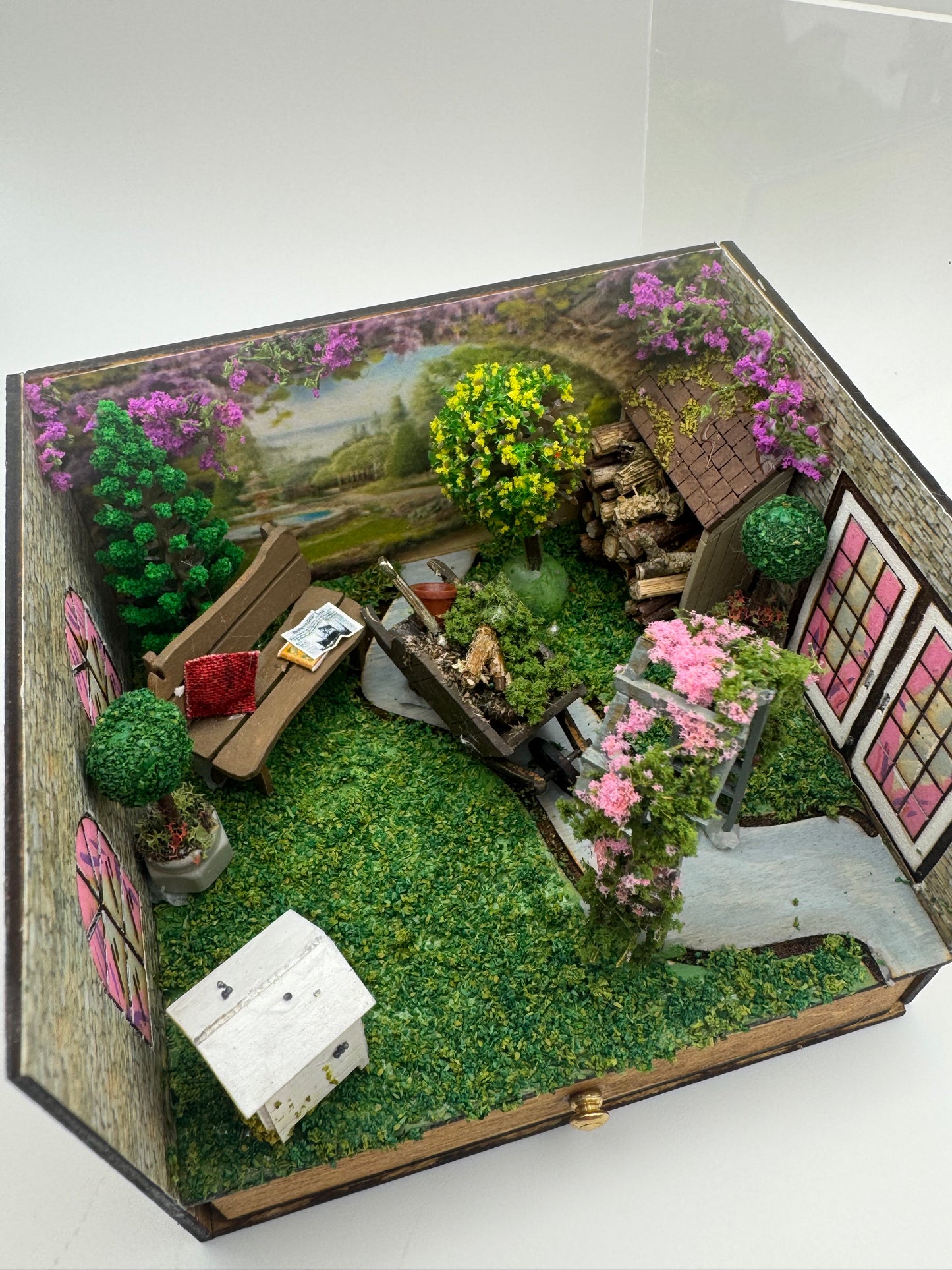 1/48th Room Box - Garden