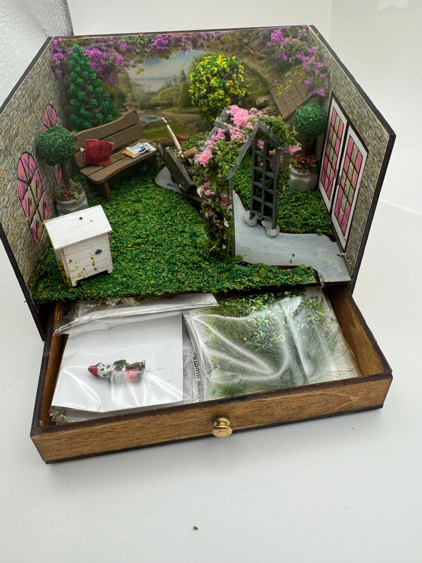1/48th Room Box - Garden