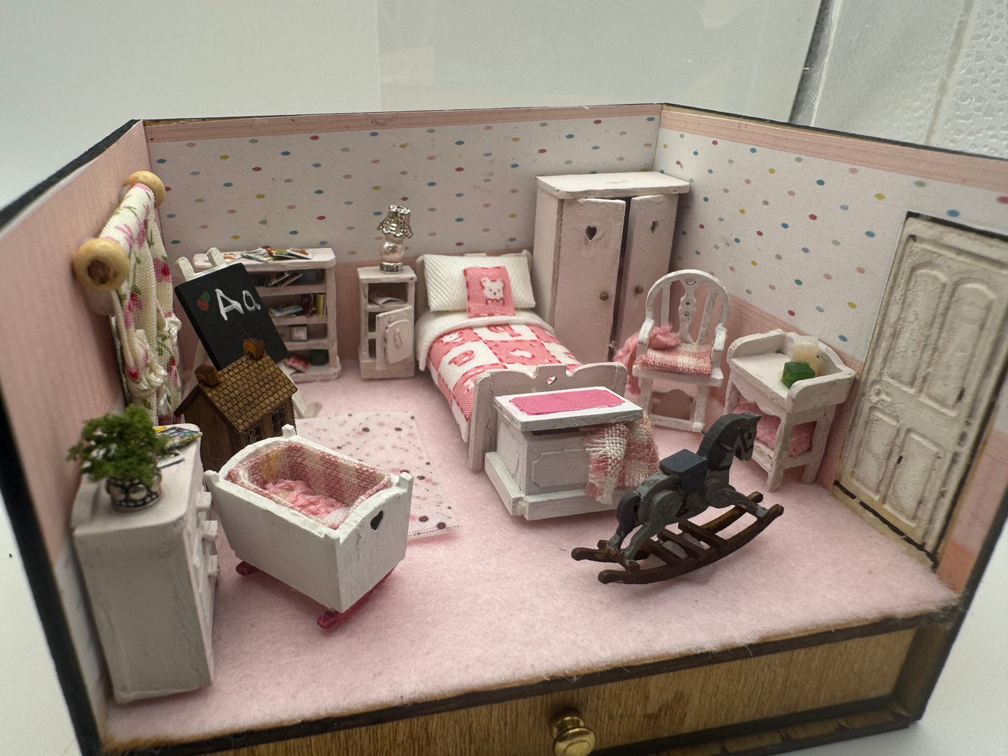 1/48th Room Box - Girls Nursery