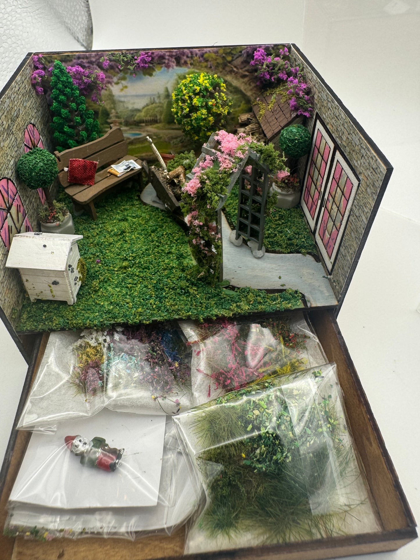 1/48th Room Box - Garden