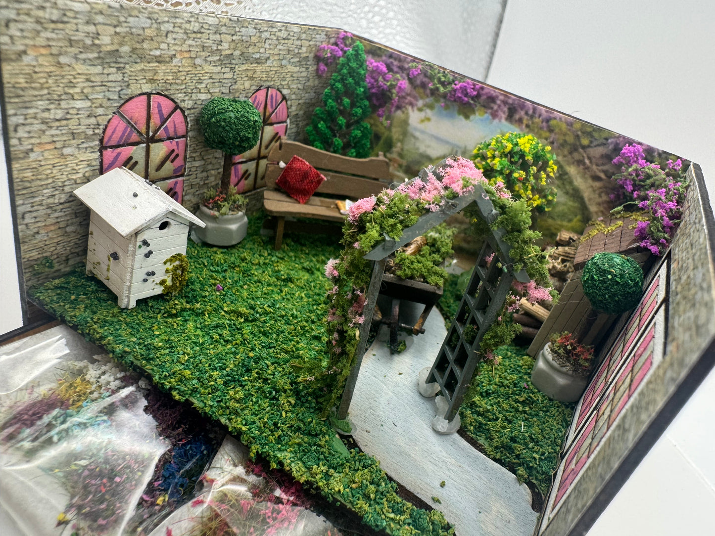 1/48th Room Box - Garden