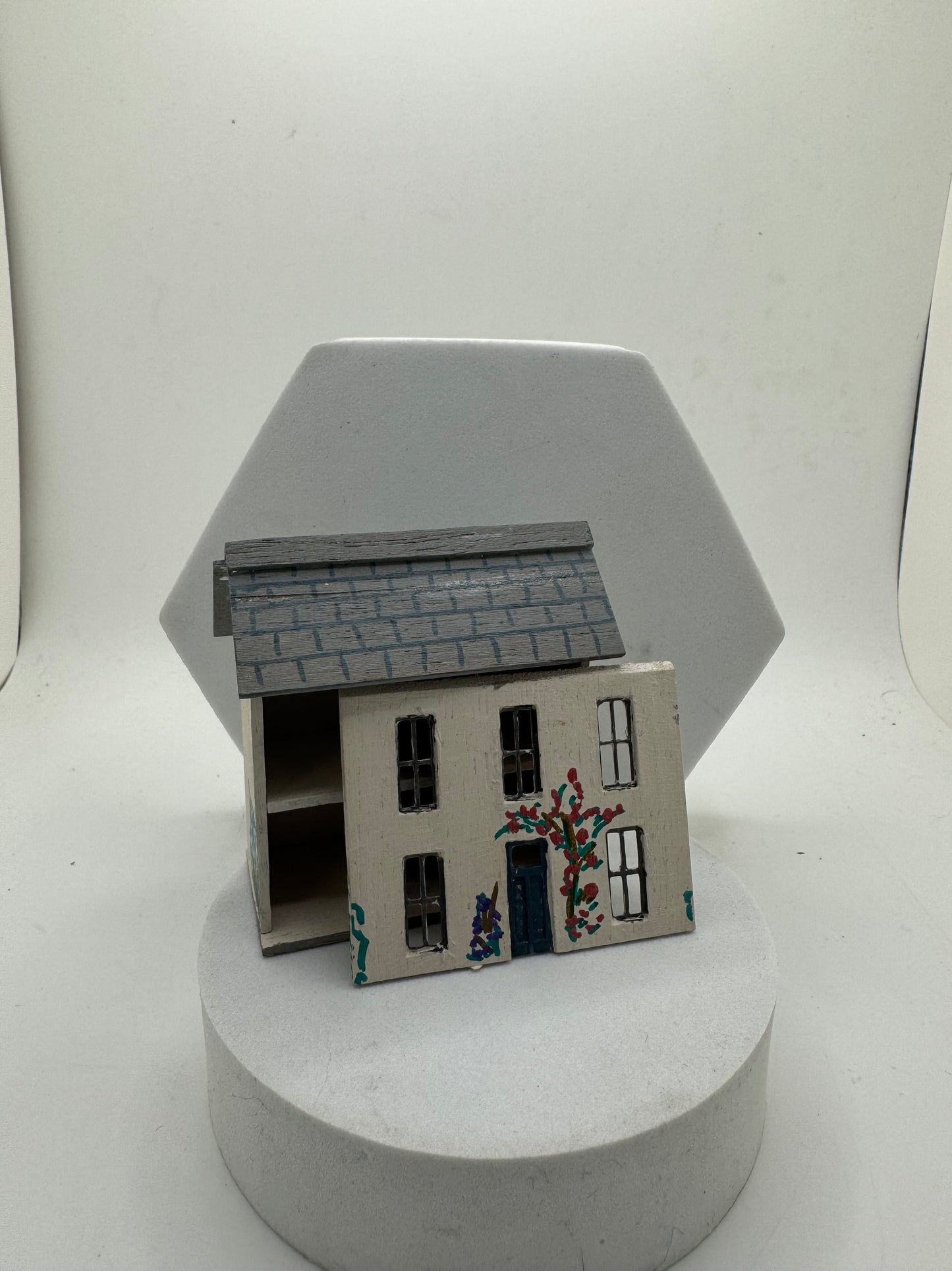 1/12th / 1:12 /  Inch Scale DollsHouse x1