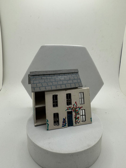 1/12th / 1:12 /  Inch Scale DollsHouse x1