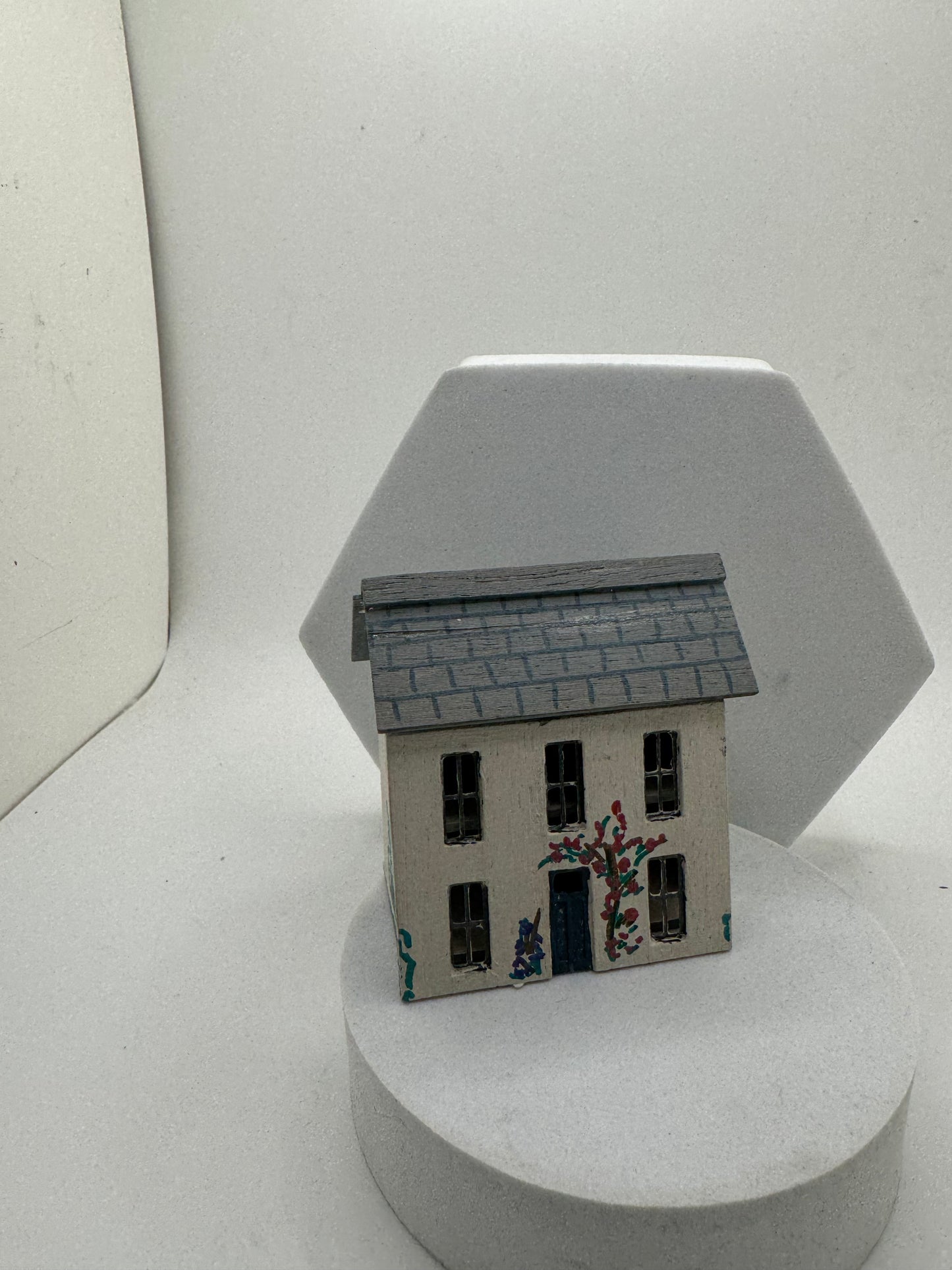 1/12th / 1:12 /  Inch Scale DollsHouse x1