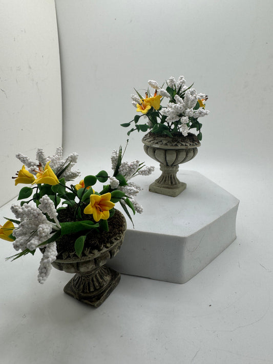 1/12th floral Urn Planter x1