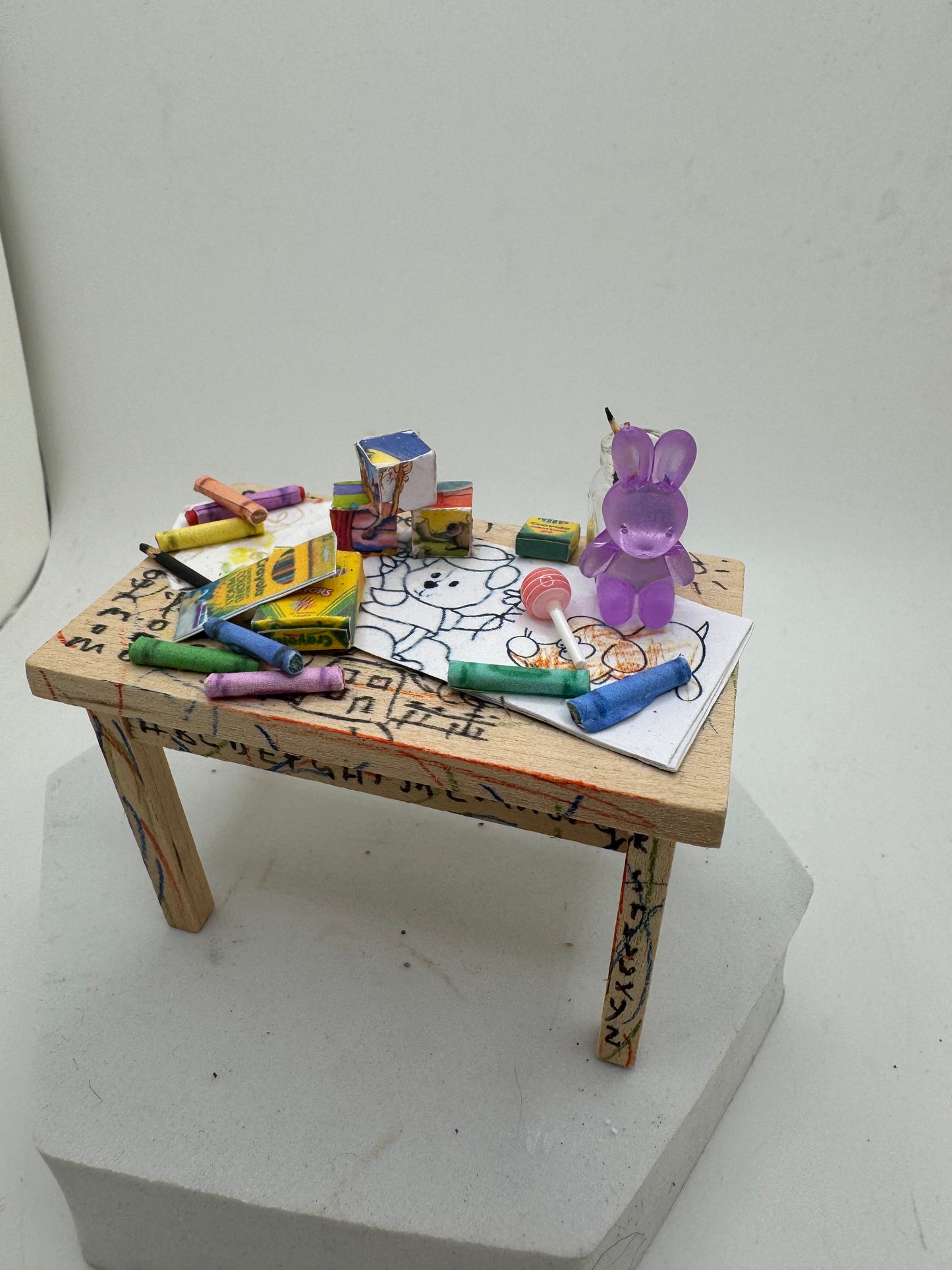Dolls House Miniatures - 1/12th children’s art / drawing Table