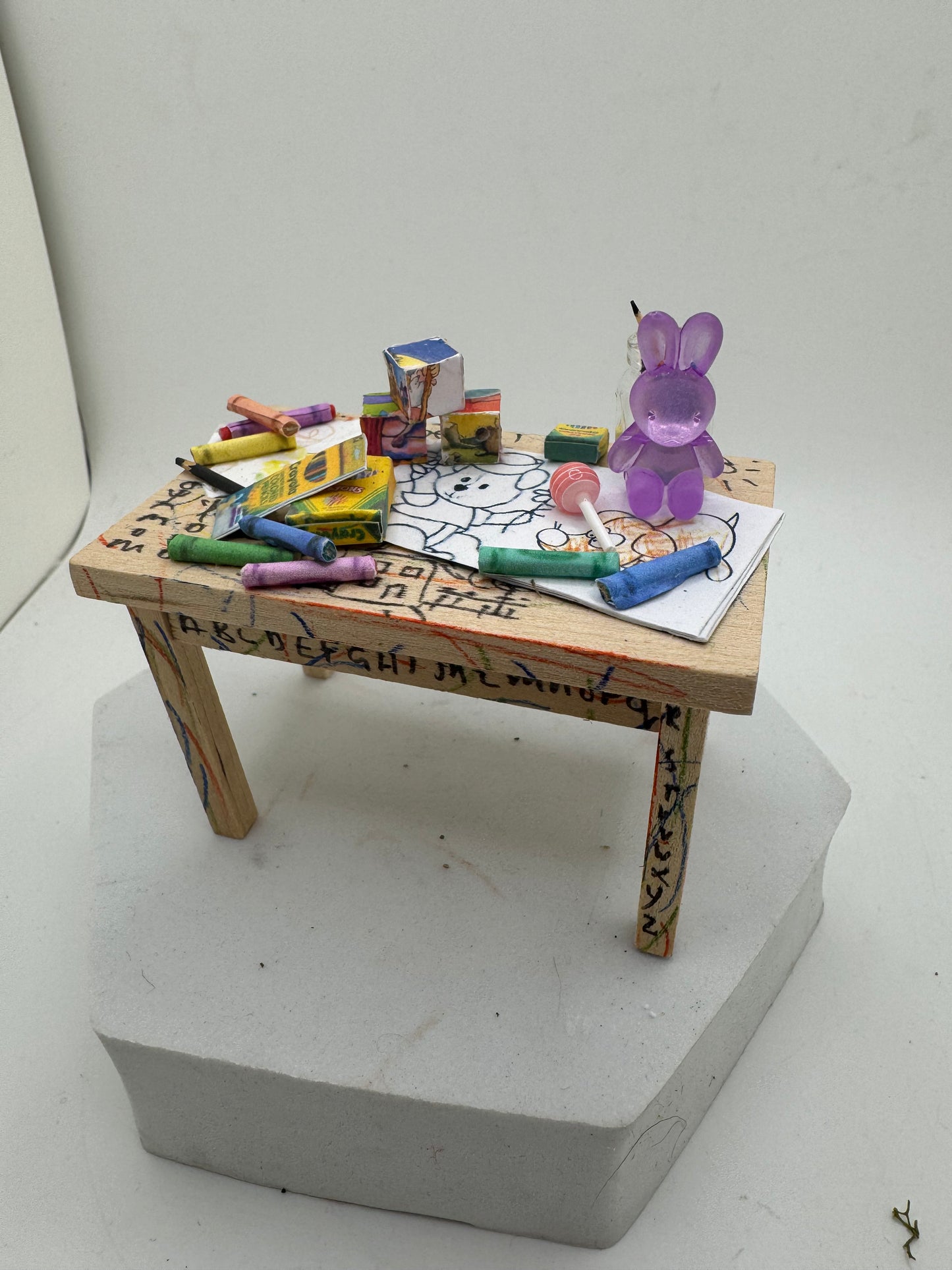 Dolls House Miniatures - 1/12th children’s art / drawing Table