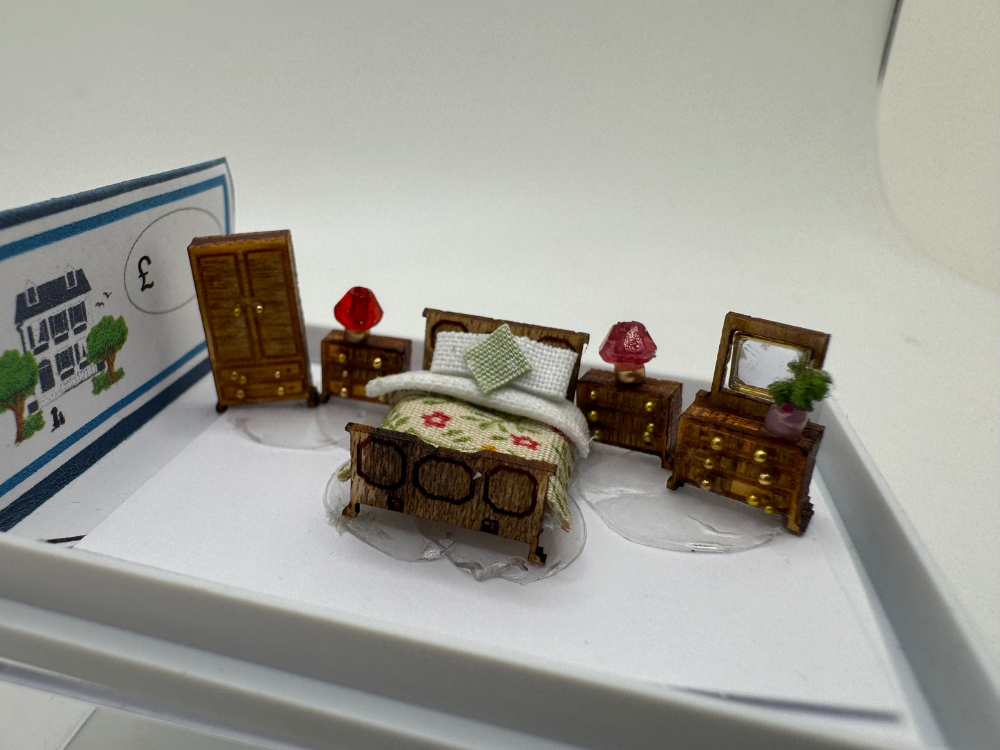 1/144th Traditional Bedroom set