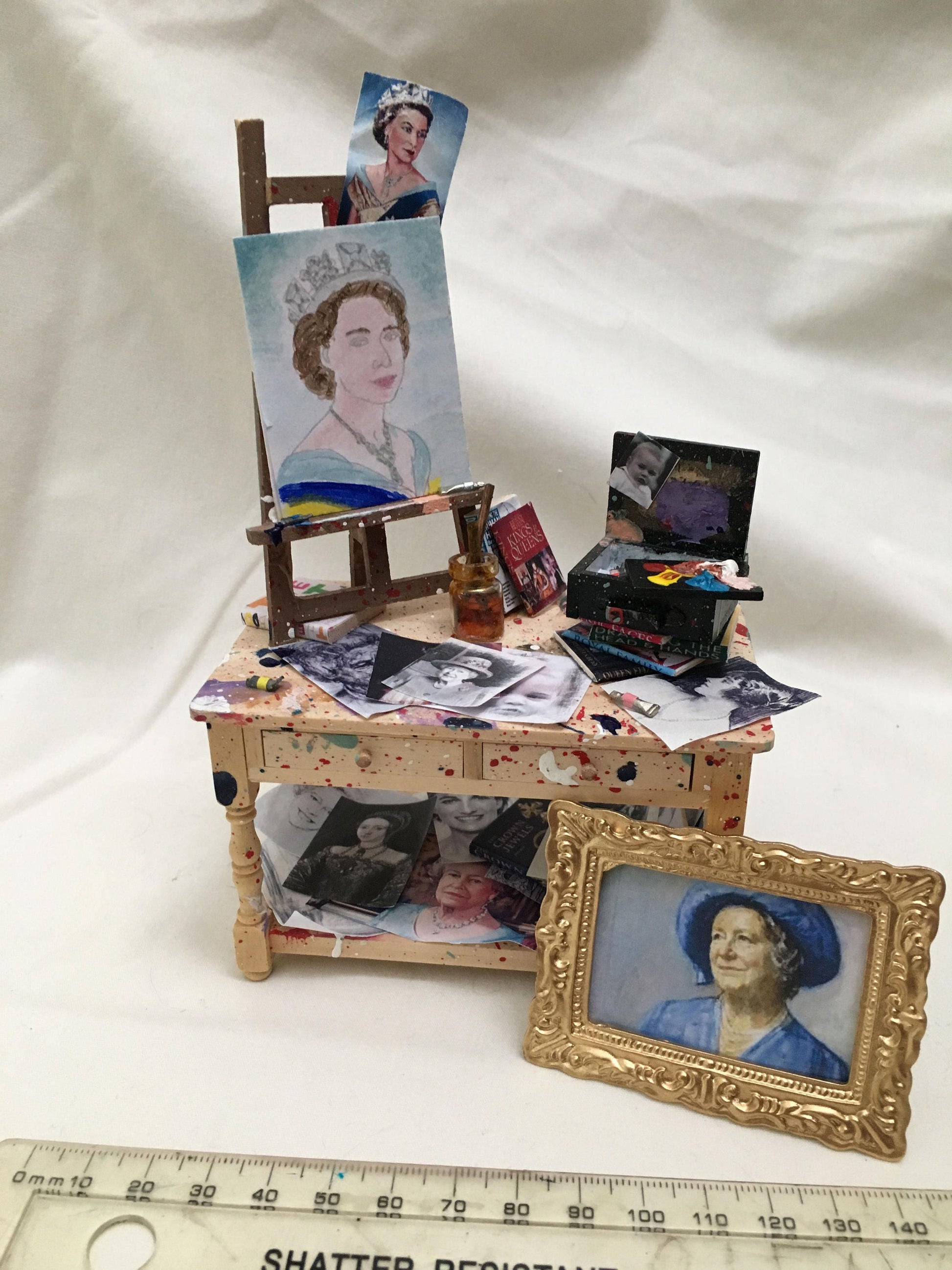 Dolls House Miniatures - Artist's Table (Queen)