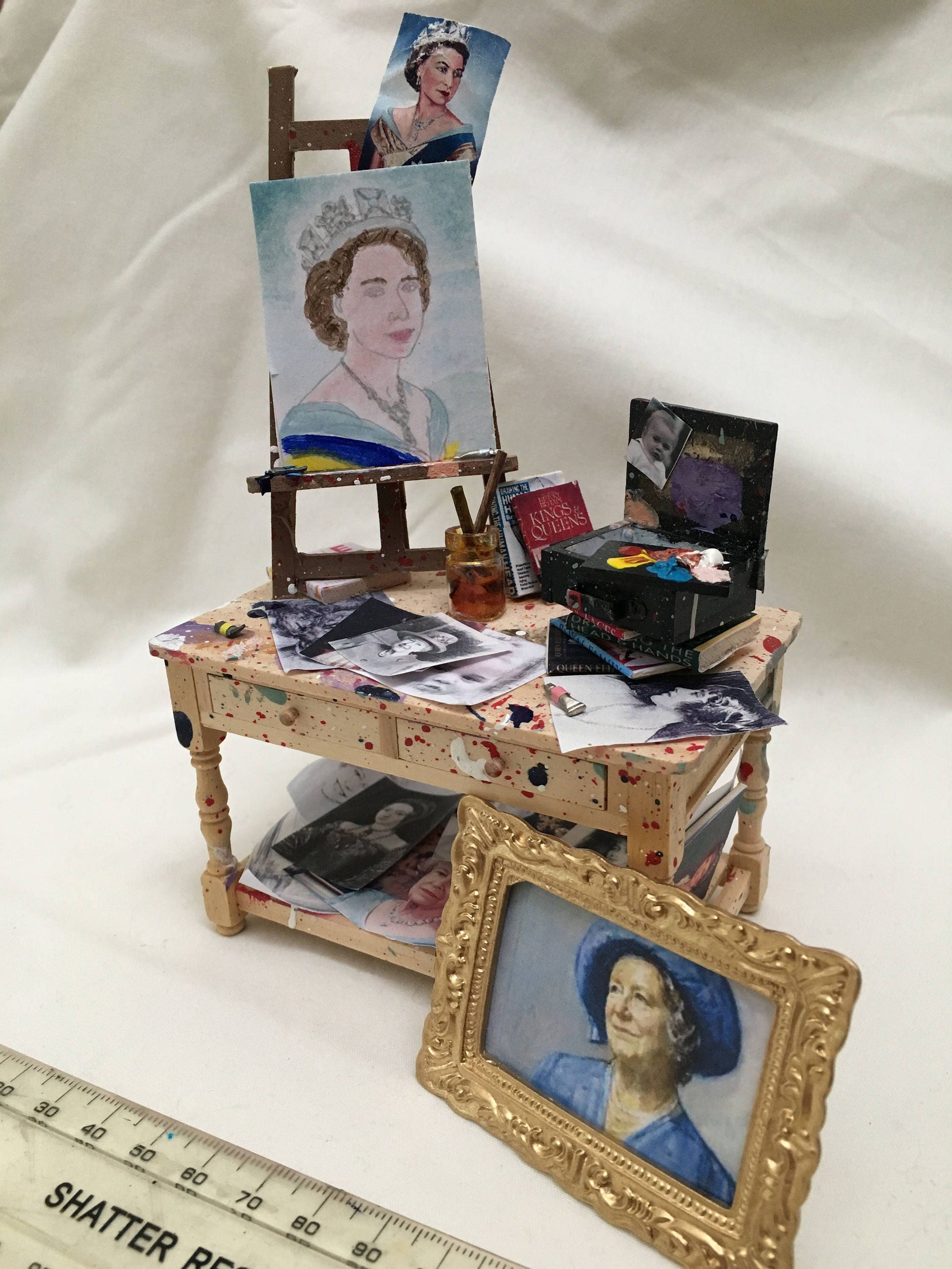Dolls House Miniatures - Artist's Table (Queen)