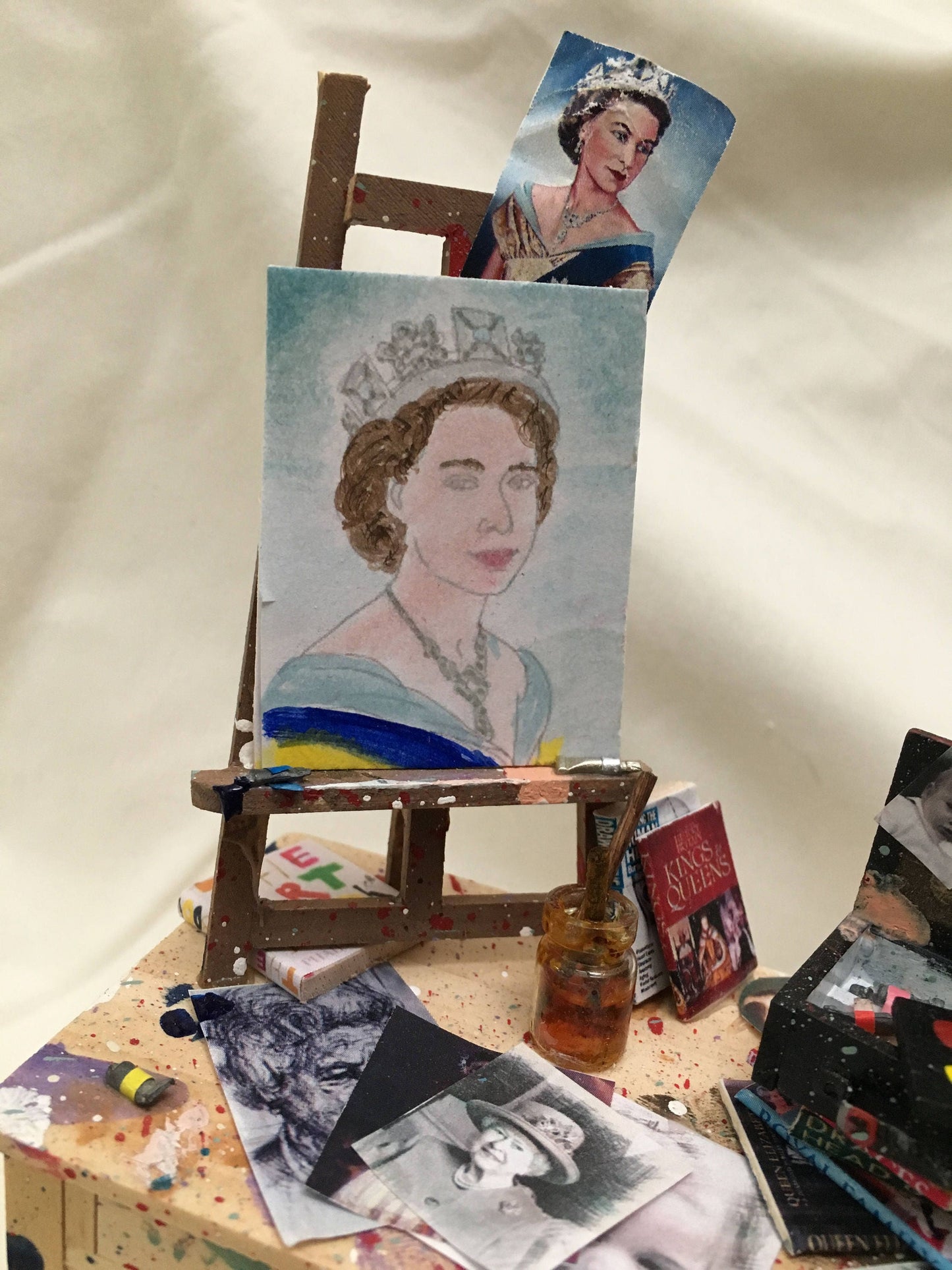 Dolls House Miniatures - Artist's Table (Queen)