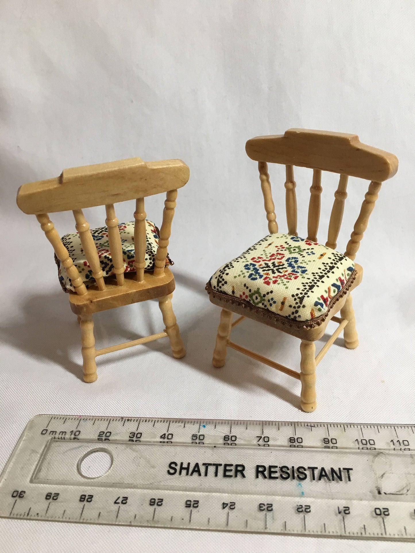 DOLLS HOUSE MINIATURES - 1/12th s/2 Pine chairs